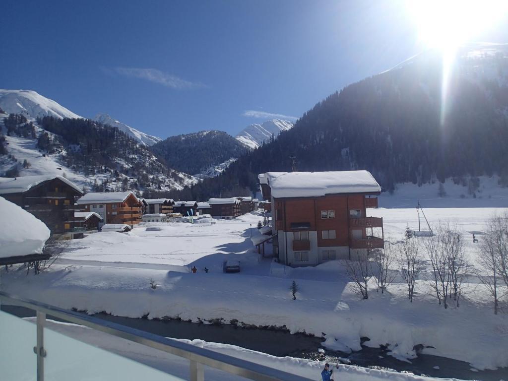 Hotel Furka Oberwald Habitación foto